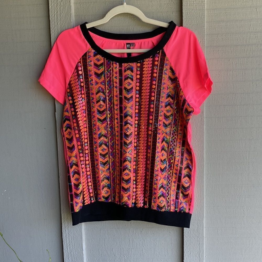 NWOT - KUT from the kloth neon pink sequin front short sleeve top Size: M - Picture 3 of 9